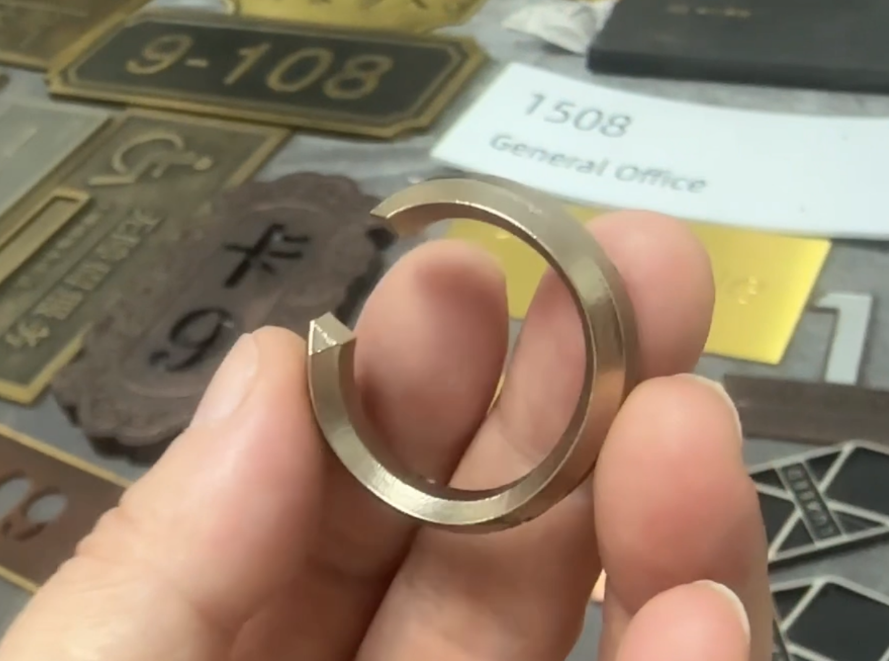 铜字精雕三维立体电镀黄铜色效果