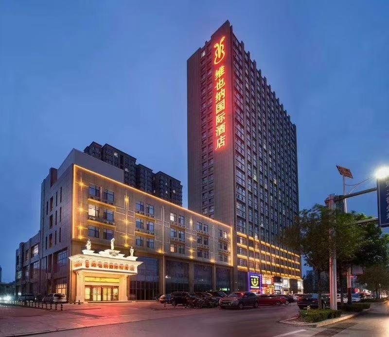 衡阳维也纳国际酒店玻璃外墙发光字设计制作安装工程